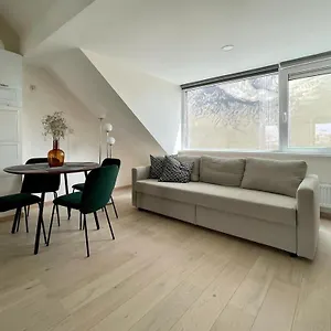 https://charming-duplex-on-the-canal-brussels.brusselshotelsbook.com